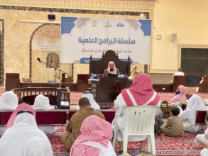 الشؤون الإسلامية بجازان تقيم درساً علمياً في شرح كتاب رفع الملام عن أئمة الإعلام بأبي عريش