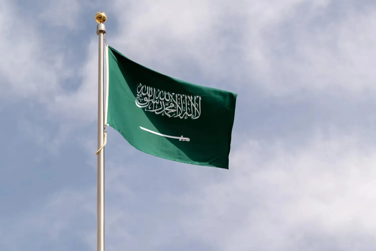 السعودية تدين استهداف إيران ناقلة “سدر” في مضيق هرمز السعودية تدين استهداف إيران ناقلة “سدر” في مضيق هرمز
