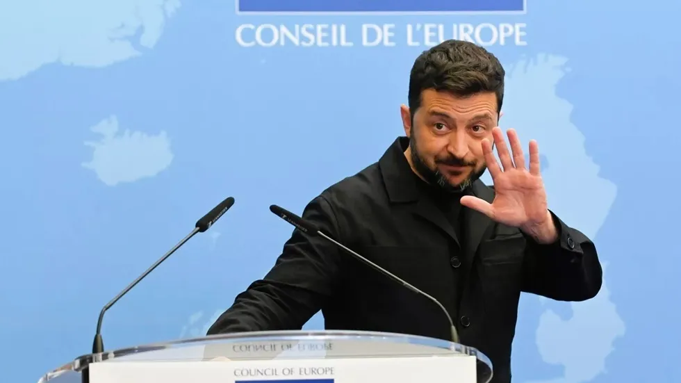 زيلينسكي ينتقد تباطؤ الدعم الأوروبي بسبب العطلات