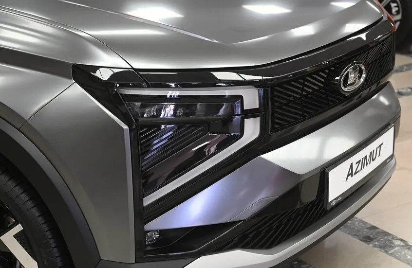 روسيا تستعرض مجموعة مميزة من سيارات Lada في منتدى بطرسبورغ الاقتصادي الدولي (فيديو)