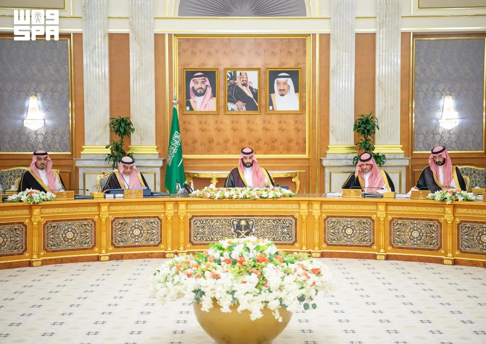 سمو ولي العهد يرأس جلسة مجلس الوزراء في جدة