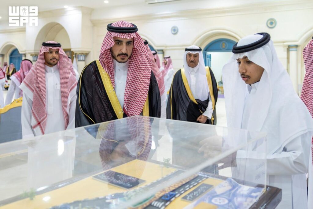 أمير منطقة الجوف يطلع على الأركان المشاركة في لقاء ليالي الجوف