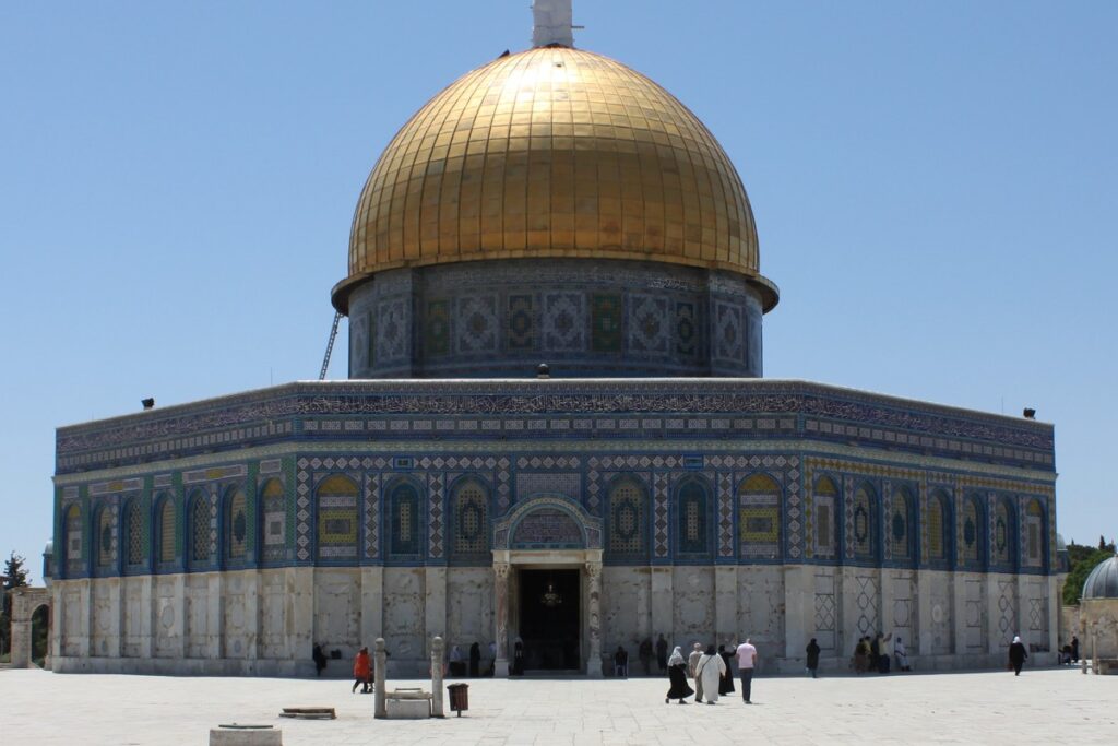 قبة الصخرة في باحات المسجد الأقصى المبارك بالقدس