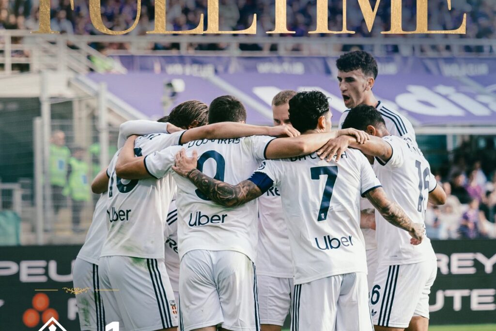 لاعبو كومو يحتفلون بالفوز على فيورنتينا