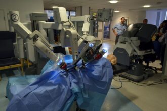 أول مستشفى في المملكة.. «قوى الأمن» بالرياض يُدخل الجيل الخامس من «da Vinci» للجراحة الروبوتية