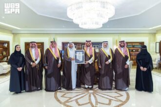 نائب أمير المنطقة الشرقية خلال استقباله مجلس إدارة أكاديمية التعلم