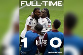 لاعبو فولهام يحتفلون بالفوز على هال سيتي في الدوري الإنجليزي