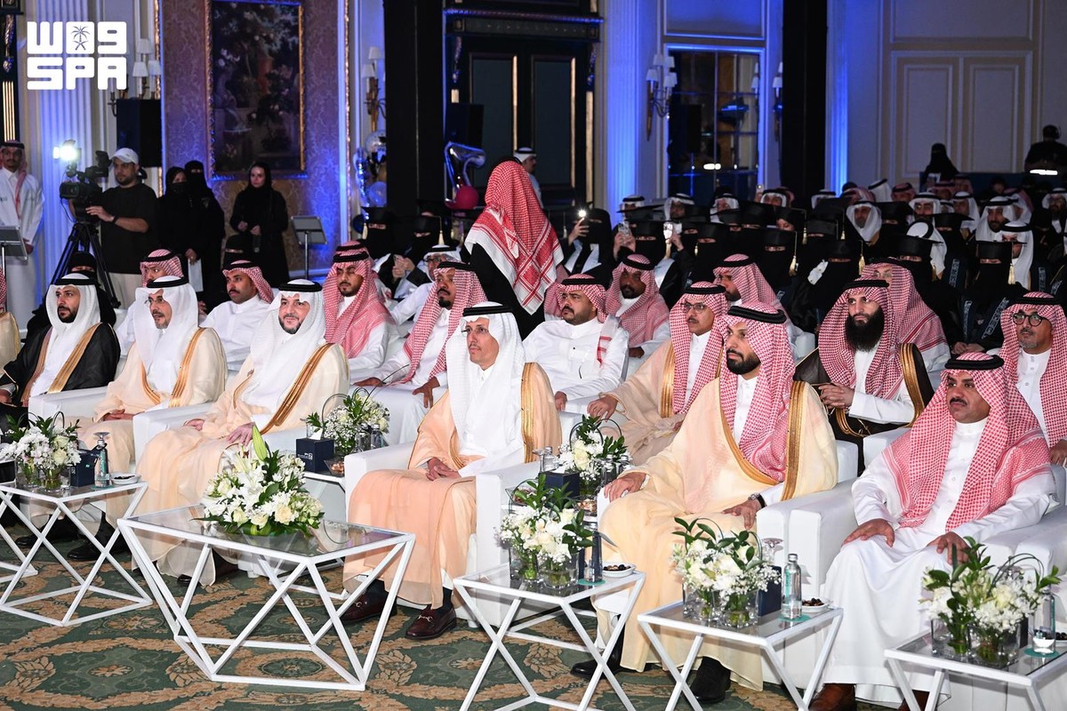 جانب من حفل الخريج والوظيفة الثلاثين لمعهد الإدارة العامة بالمنطقة الشرقية