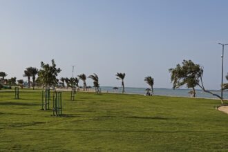 جانب من الساحل المطل على البحر الأحمر في جدة