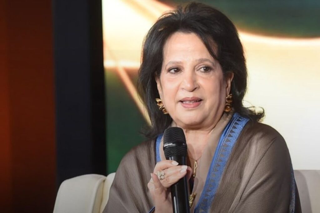 الشيخة مي بنت محمد آل خليفة خلال الجلسة الحوارية في مكتبة الملك فهد الوطنية