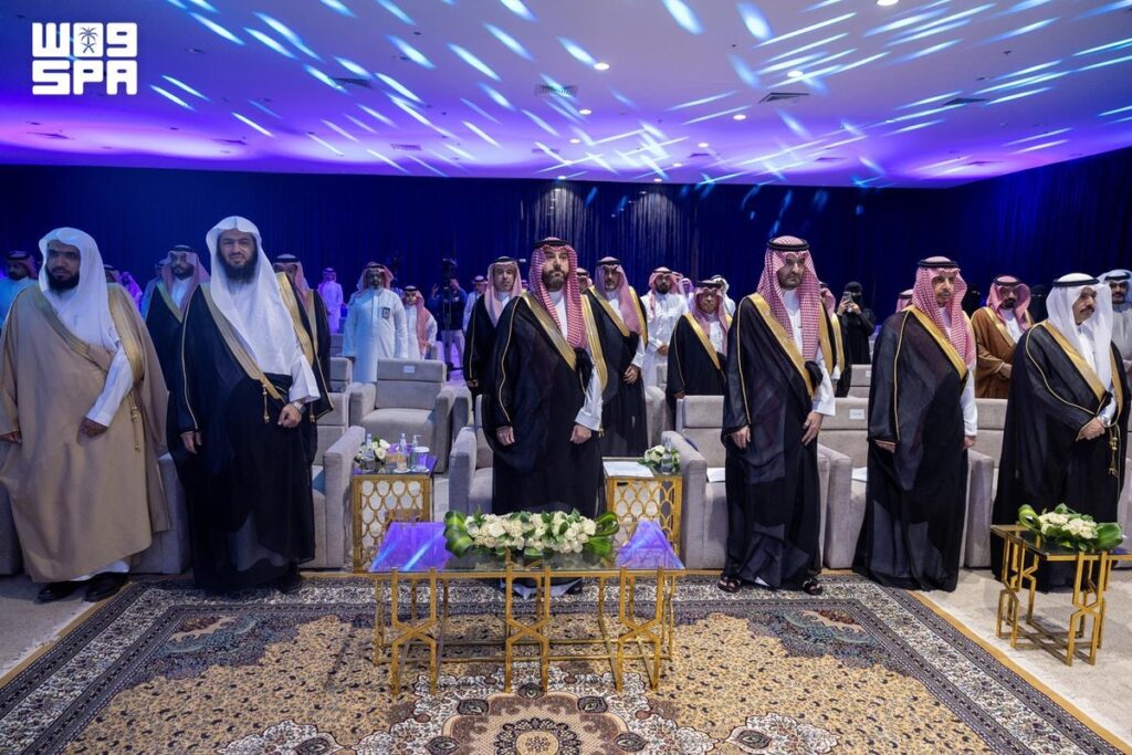 نائب أمير الحدود الشمالية خلال حفل الزواج الجماعي في عرعر