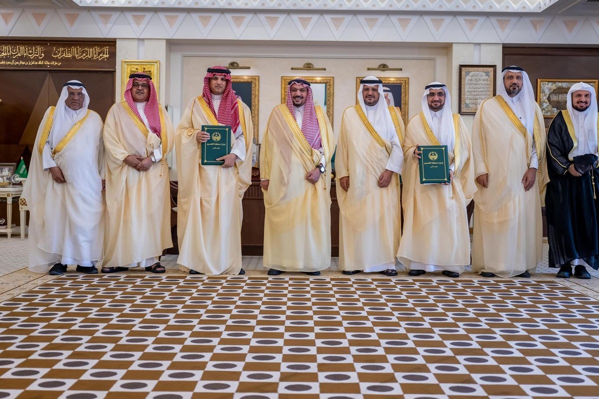 أمير منطقة القصيم خلال رعايته توقيع مذكرة التفاهم بين جامعة نايف العربية للعلوم الأمنية وجامعة القصيم