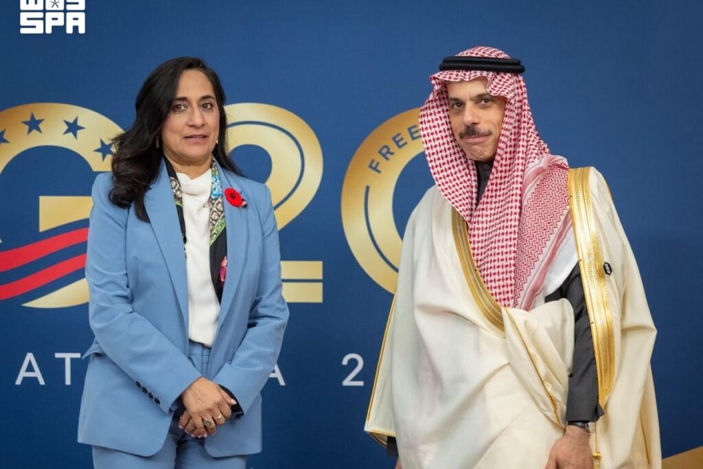 وزير الخارجية ونظيرته الكندية على هامش اجتماع مجموعة العشرين في أتلانتا