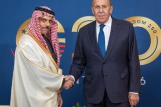 وزير الخارجية يلتقي لافروف في أتلانتا ويبحثان التصعيد في اليمن وأمن الملاحة