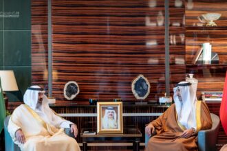 وزير الاتصالات وتقنية المعلومات خلال مشاركته في الاجتماع الوزاري الخليجي بمملكة البحرين