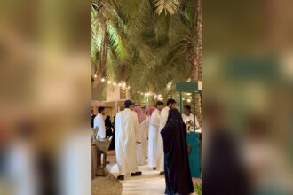 زوار فعالية حي التراث بجادة النخيل في عنيزة