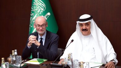 السفير البريطاني يزور مركز الملك عبدالعزيز للتواصل الحضاري