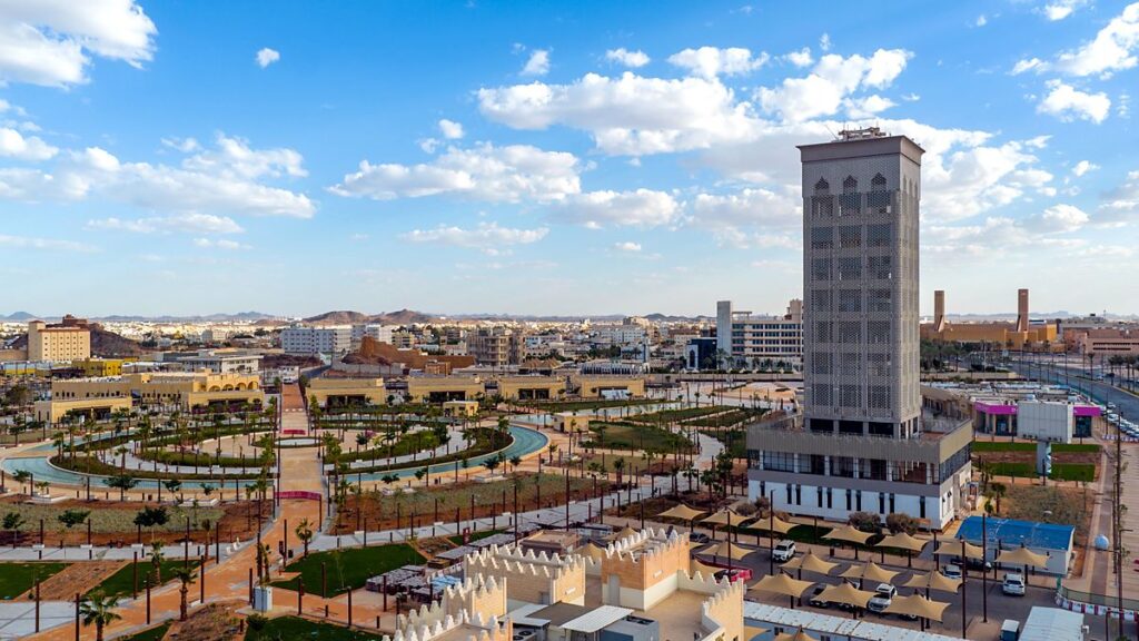 المنطقة المركزية في حائل - منظر عام للمشروع ومساحاته الخضراء