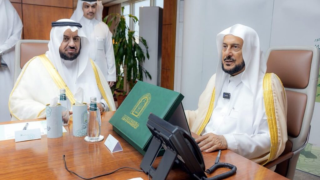 آل الشيخ يدشّن مشروعات صيانة 942 مسجدًا بالشرقية