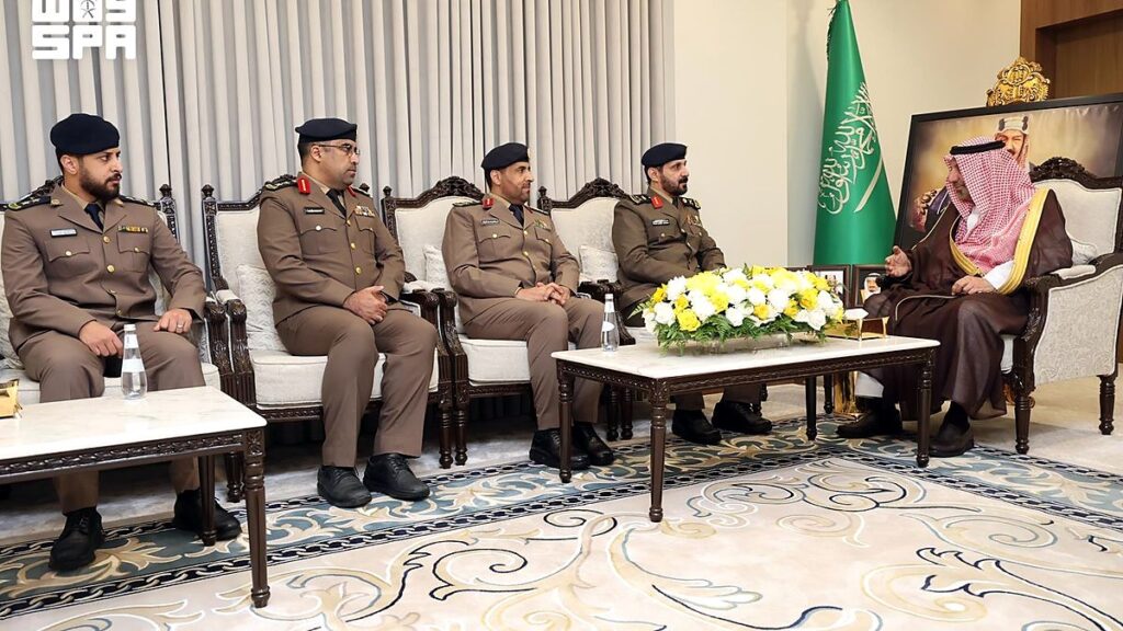 تقرير الدفاع المدني بنجران - أمير نجران يستقبل مدير الدفاع المدني ومنسوبي المديرية